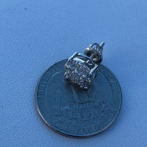 Solid 925 sterling silver cz cluster earri… - Picture 5 of 6